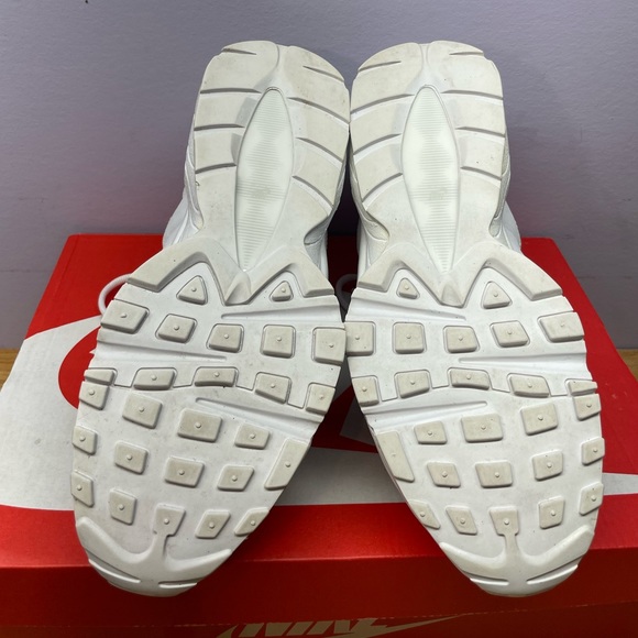 Nike Air Max 95”White Metallic Silver” (GS) - Picture 6 of 6
